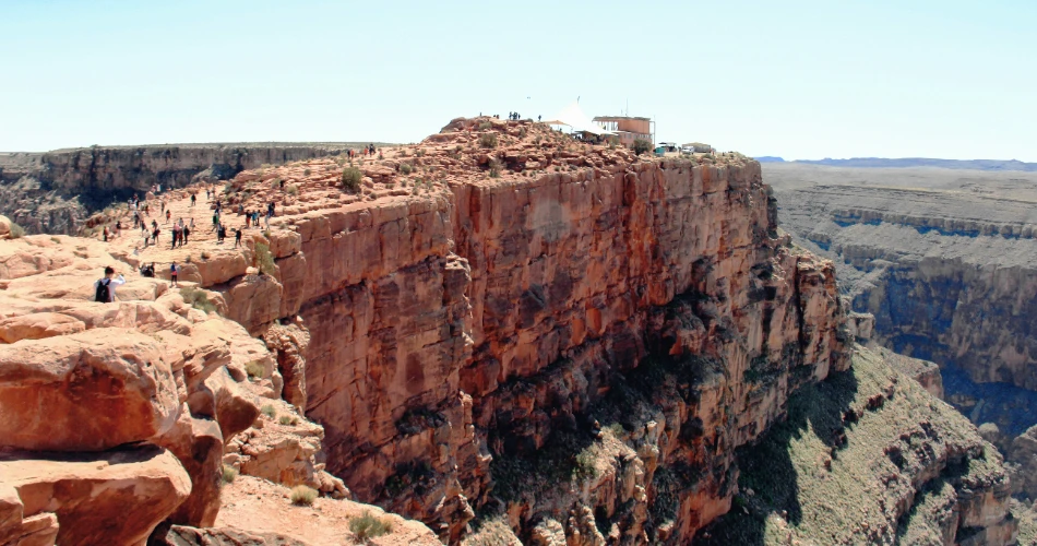 Top 10 Must-See Attractions in and Around Las Vegas
