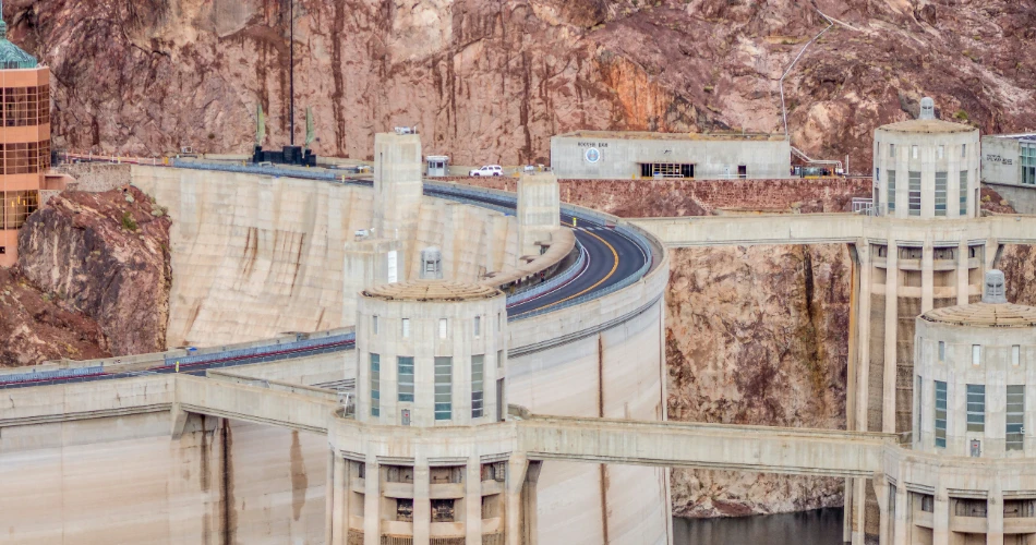 Top 10 Must-See Attractions in and Around Las Vegas