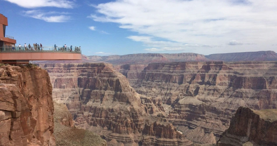 Top 10 Must-See Attractions in and Around Las Vegas