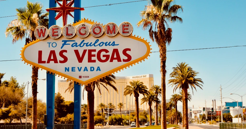 Top 10 Must-See Attractions in and Around Las Vegas