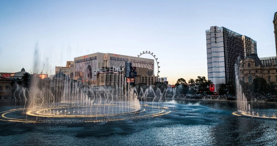 Top 10 Must-See Attractions in and Around Las Vegas